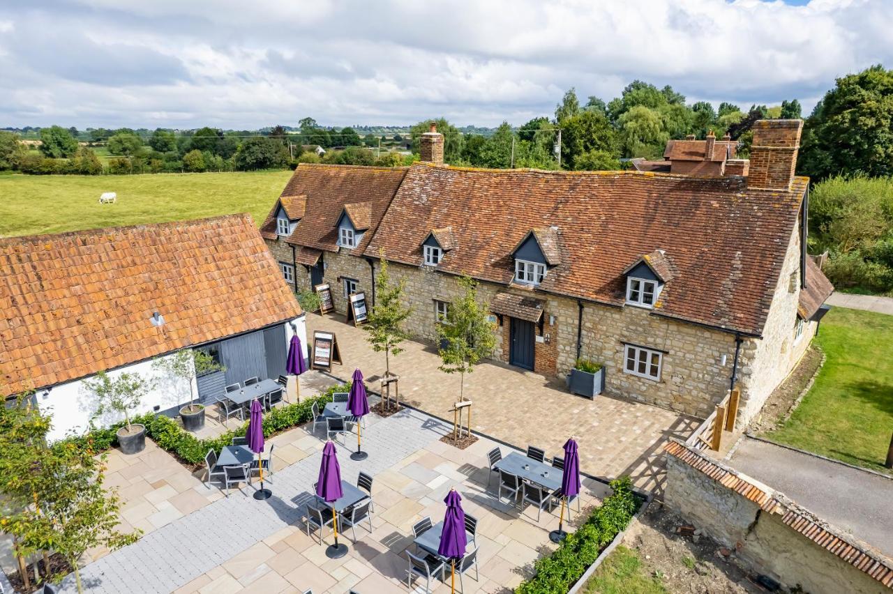 The Dinton Hermit Exterior foto